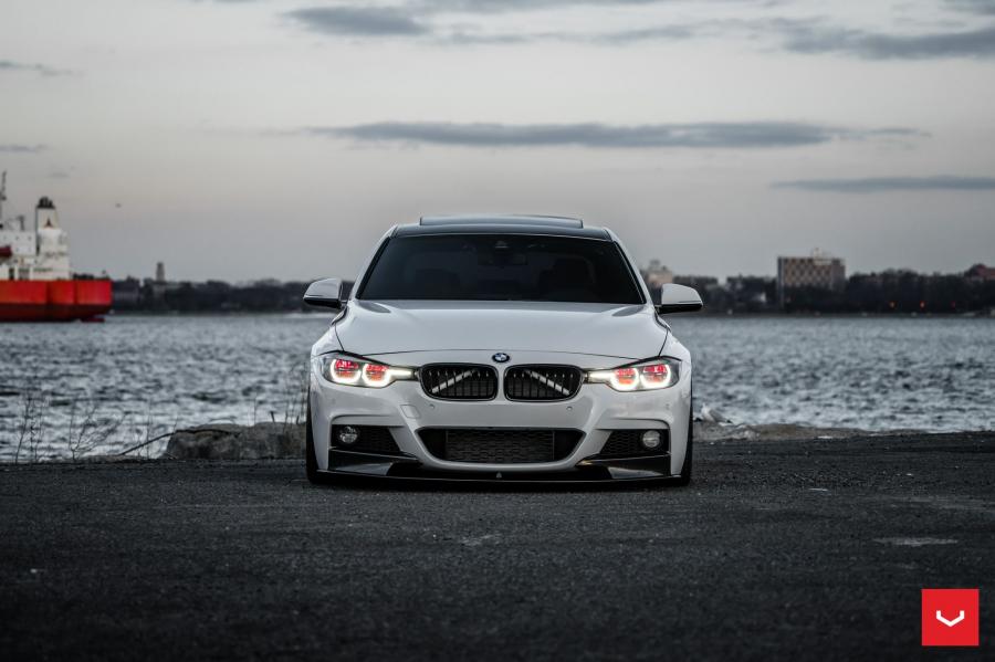  BMW M3 Sedan on Vossen Wheels (HF-1) 2018 года  (фото 22 из 57)